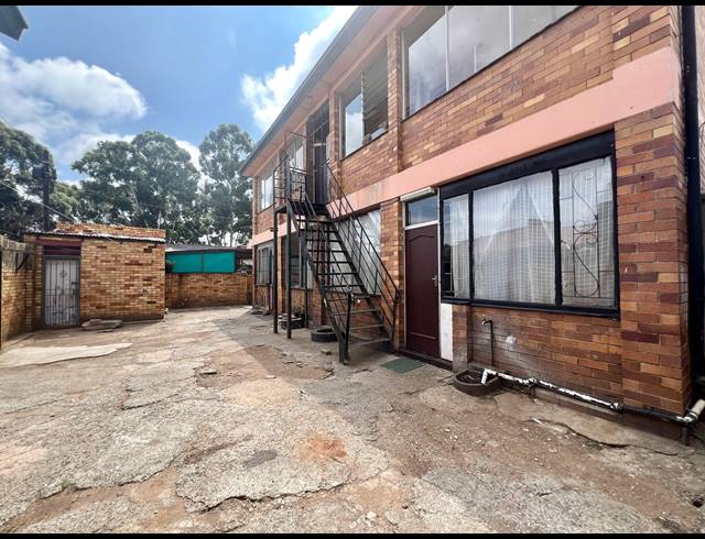 420M² APARTMENT BLOCK FOR SALE IN ROSETTENVILLE